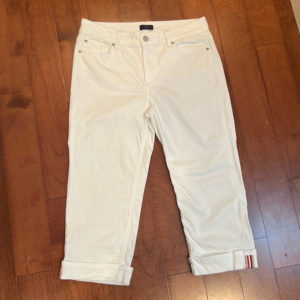White NYDJ crop pants size 6